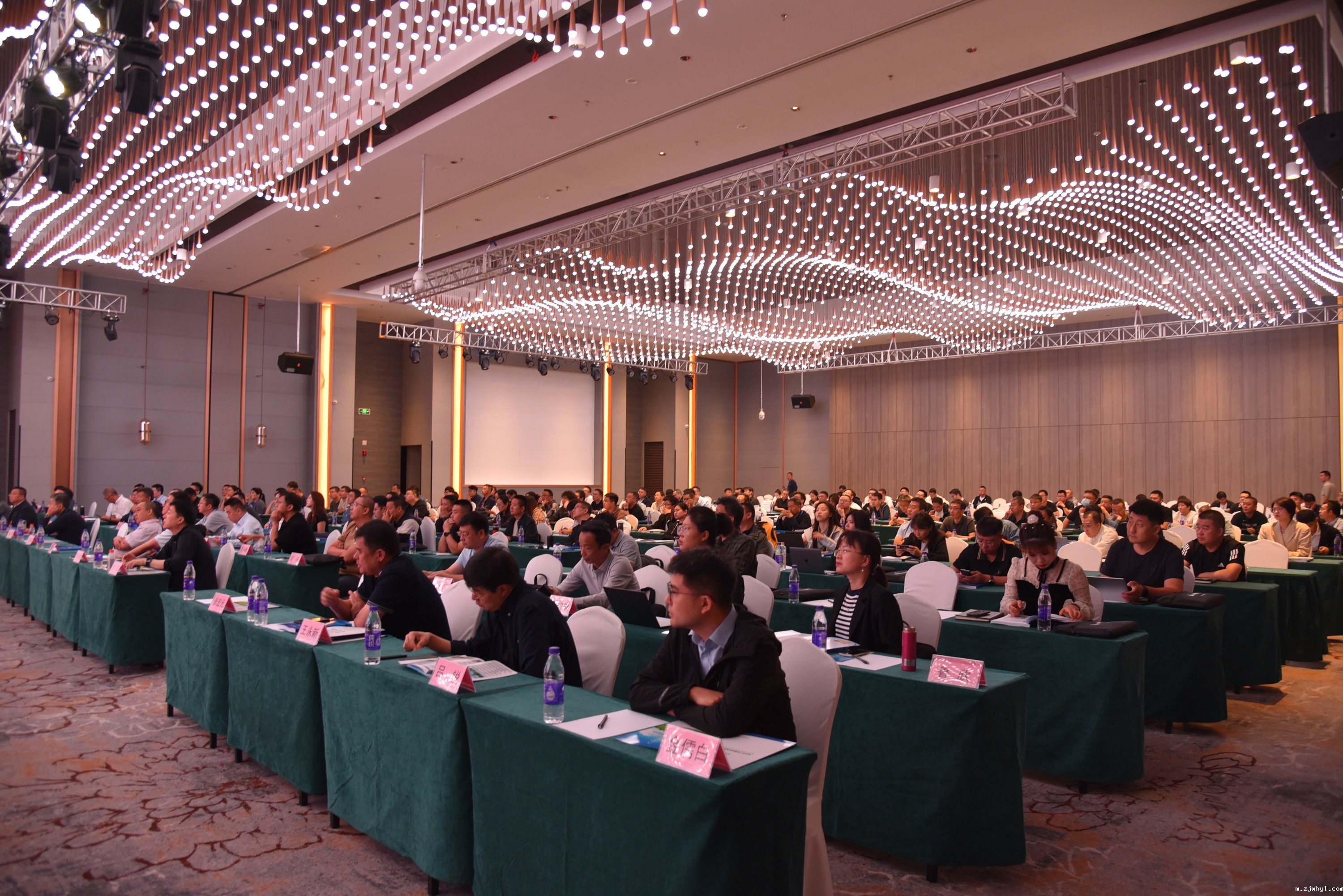 聚力同筑基 共促新发展|“2025年配焦炼铁、配煤炼焦与煤焦检测技术研讨会”暨“第四届优化配煤与煤焦检测培训班”胜利召开